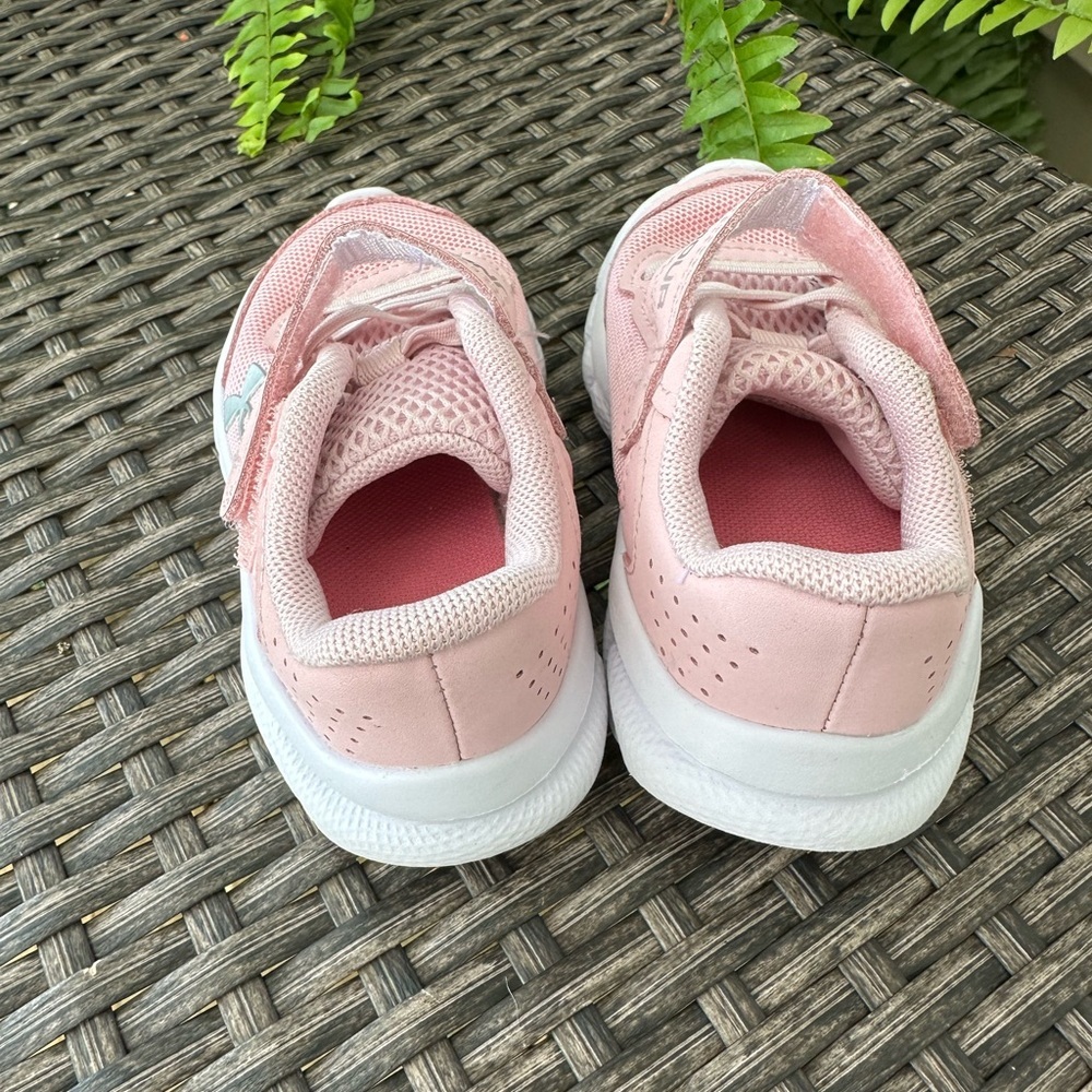 Under Armour Kids' Light Pink Sneakers - Picture 5 of 7